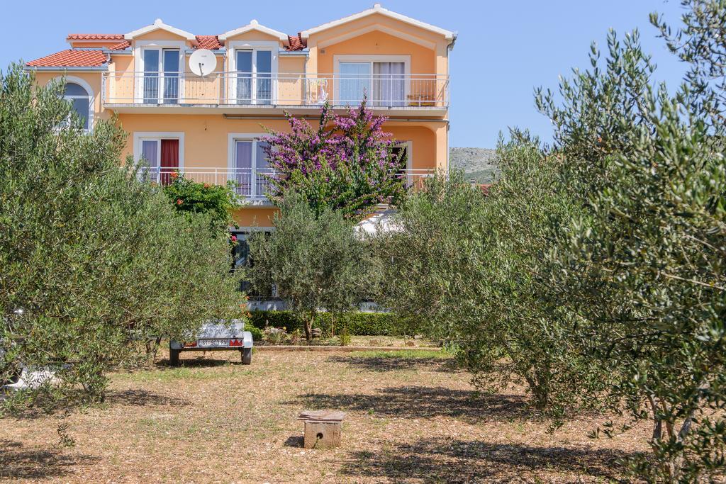 Apartments Grgic Trogir Eksteriør billede
